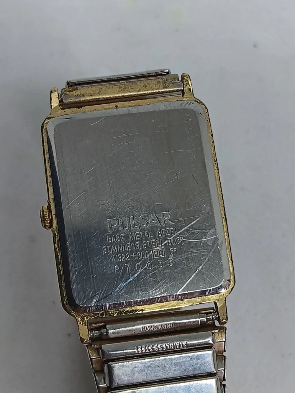 VINTAGE 1988 Pulsar V322-5300 Women's 25 mm x 30 mm Gold Tone Quartz Tank Watch